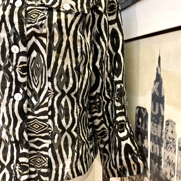 Shear burnout zebra patterned jacket - Picture 6 of 10